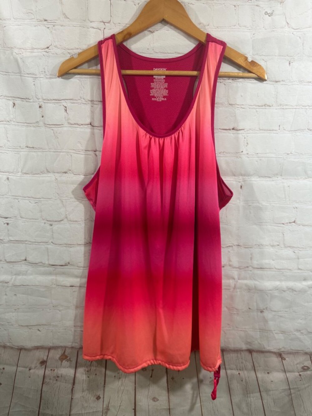 Danskin Now Loose Razorback Top Womens Size XXL Pink Ombre (READ)